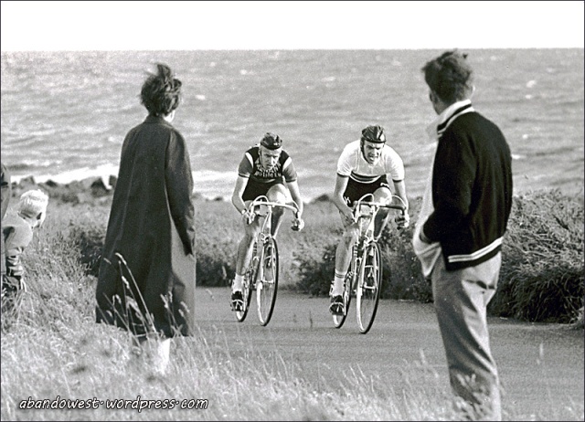 Varbergs Grand Prix - Thomas och Gösta från Fåglum på Strandpromenaden i Varberg - 1969