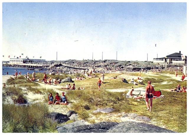 Restaurang Kattegatt t.v. och Sundhs Paviljong t.h. - vykort poststämplat 1960